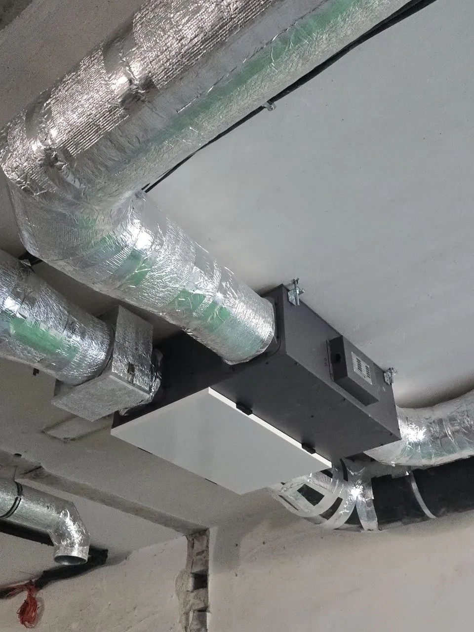 Ražošanas zāle ar Mycond enerģijas atgūšanas ventilācijas iekārtām MVC700-A