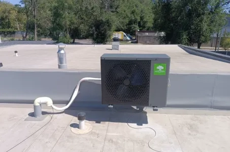 Mājiņas uzstādīšana ar Mycond Split siltumsūkņiem BeeHeat sērijā