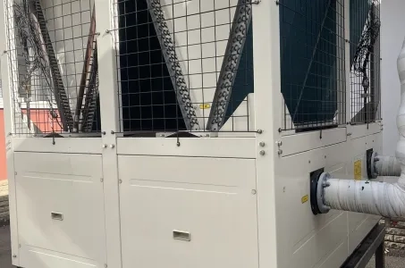 Rūpnieciskā iekārta ar Mycond modulāro siltumsūkni STANDARD MCU